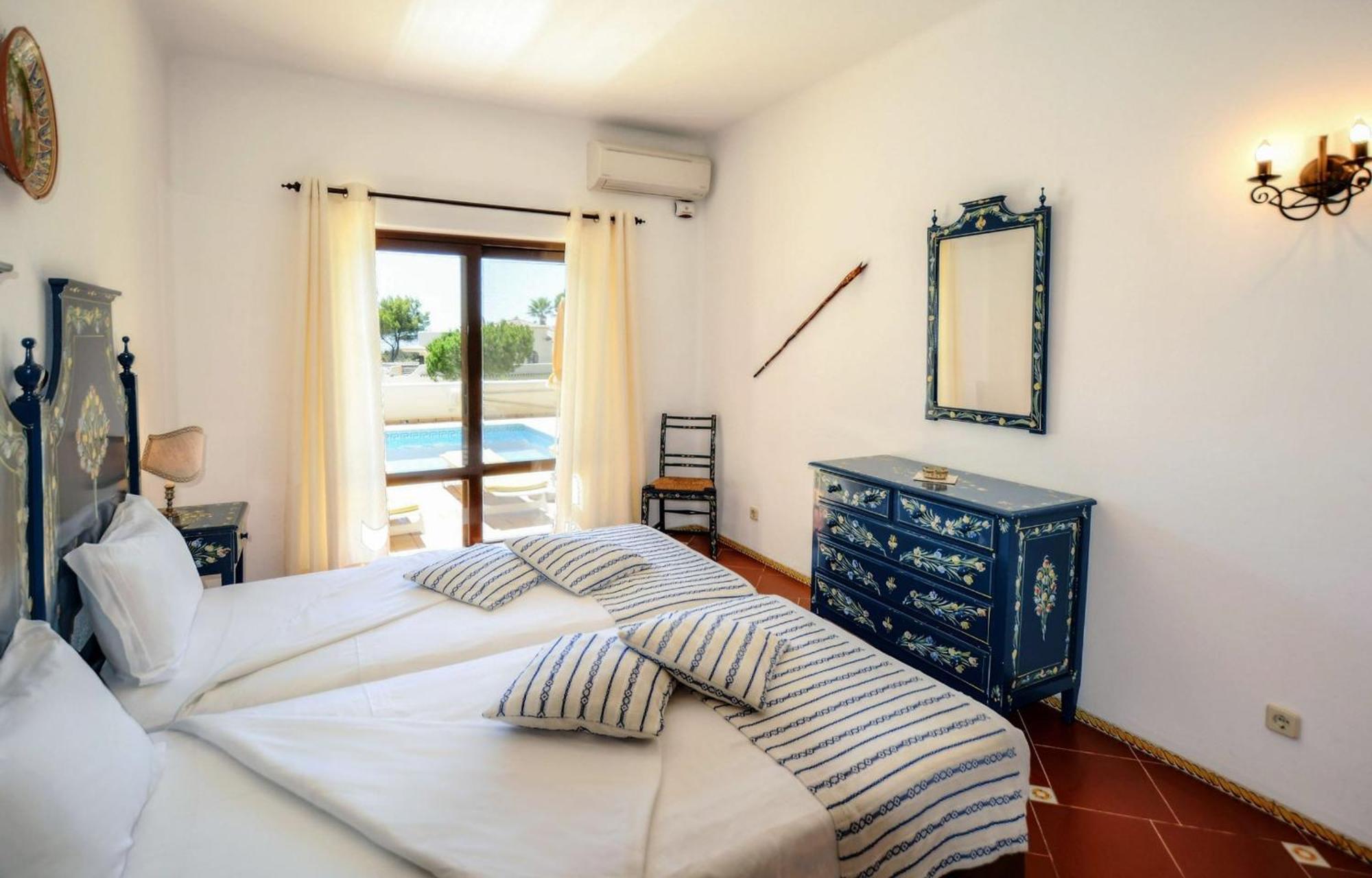 Villa con 4 Camere da Letto